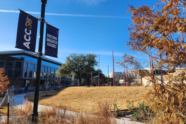 College Campus Light Pole Banners | Spring Loaded Banner Arms